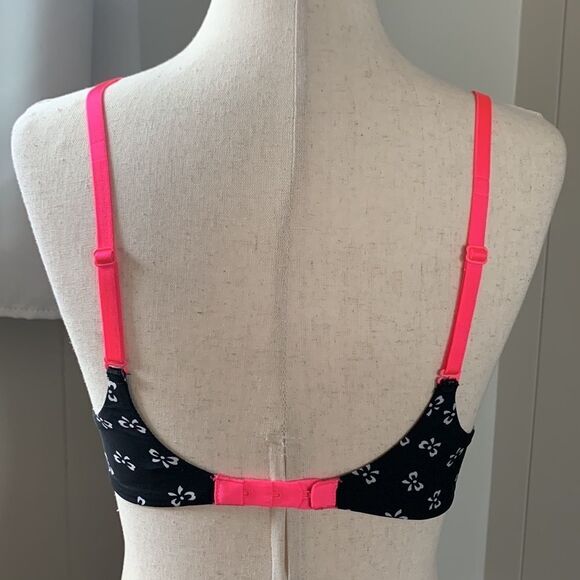 Victoria’s Secret push up bra 34A EUC - Picture 3 of 10